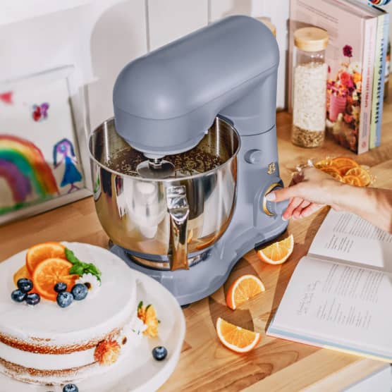 Cette célébrité américaine lance sa gamme d'appareils de cuisine et on est sous le charme