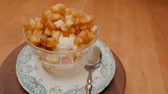 Garniture aux pommes caramélisées à l’érable