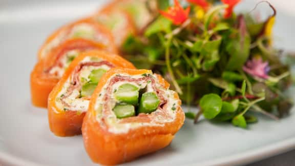 Roulade de saumon fumé et jambon de Bayonne