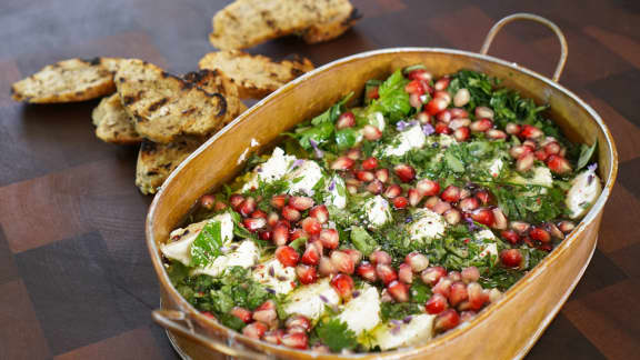 Étagé de fromage de chèvre et d'herbes