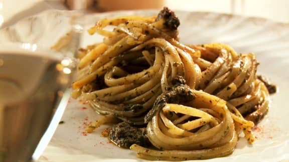 Pâtes au pesto de persil et d'anchois