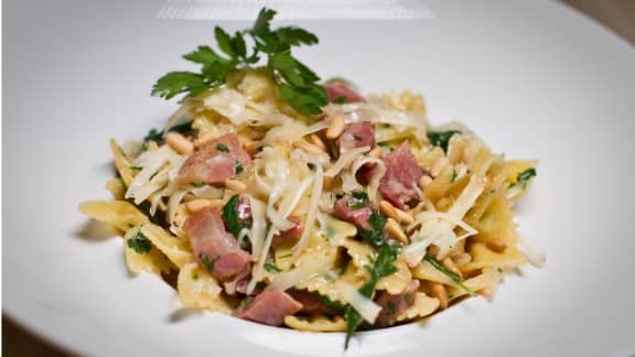 Pâtes à la pancetta et au persil