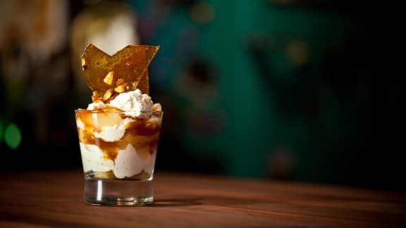 Mascarpone à la vanille et tuiles au caramel
