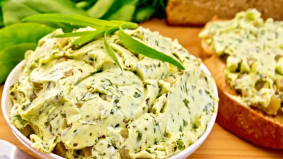 Beurre citronné aux herbes fraîches