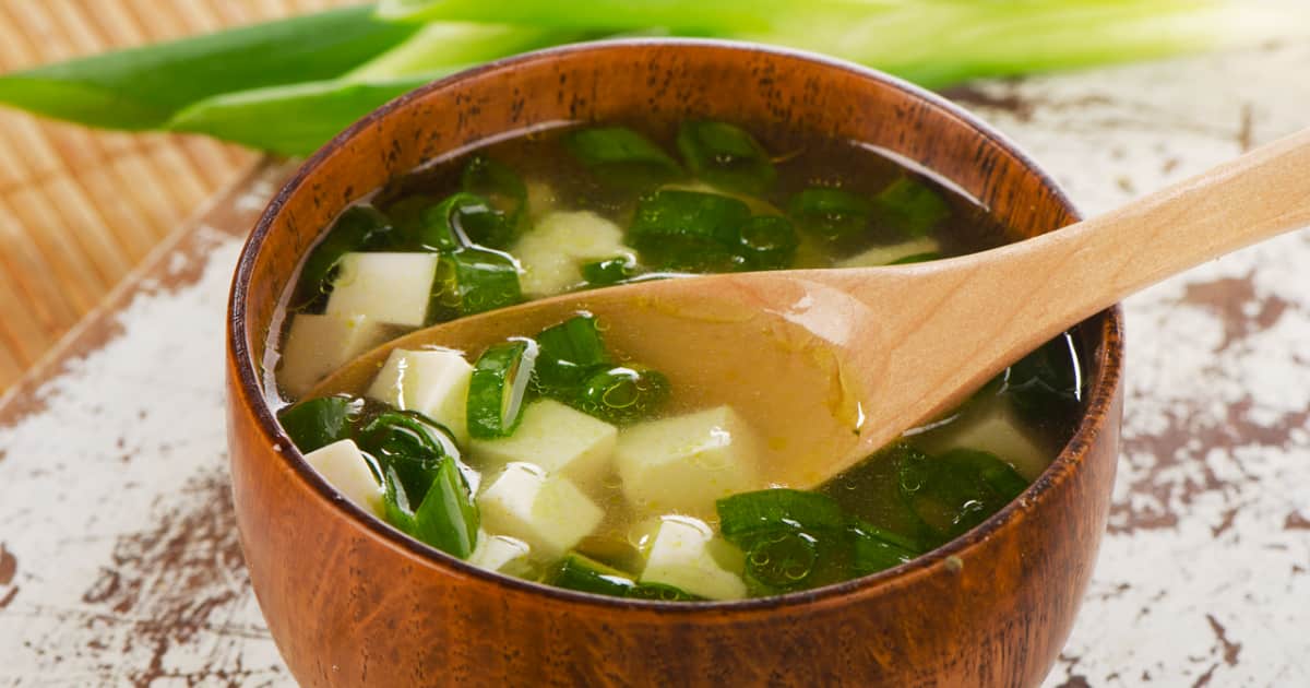 La véritable recette traditionelle de la soupe miso au tofu