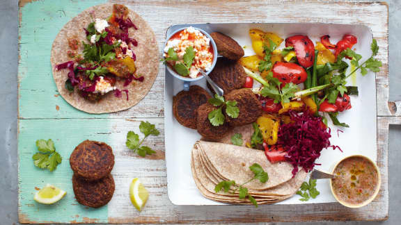 wraps de falafels, légumes grillés et salsa