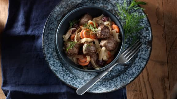 boulettes à la viande à la suédoise avec pâtes