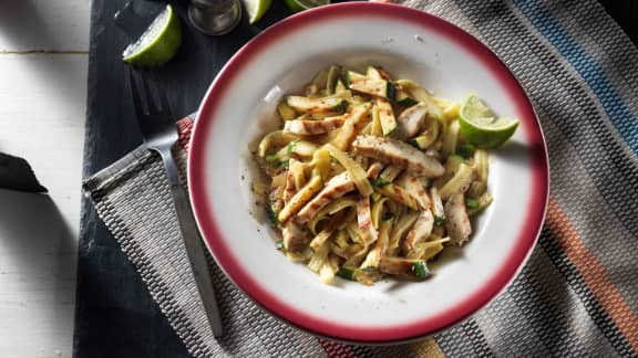 poulet grillé à la lime avec pâtes au jalapeno