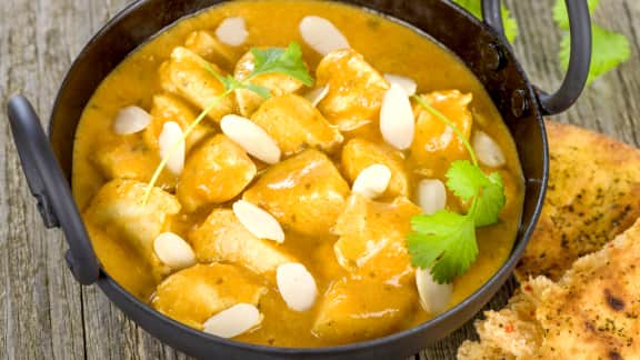 curry de poulet à la noix de coco et aux amandes