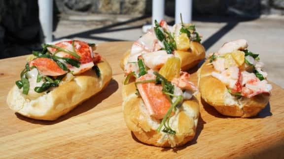 guédille au homard, basilic et orange