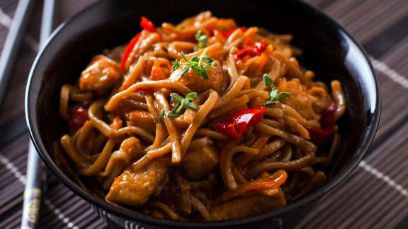 salade de nouilles soba et poulet poché