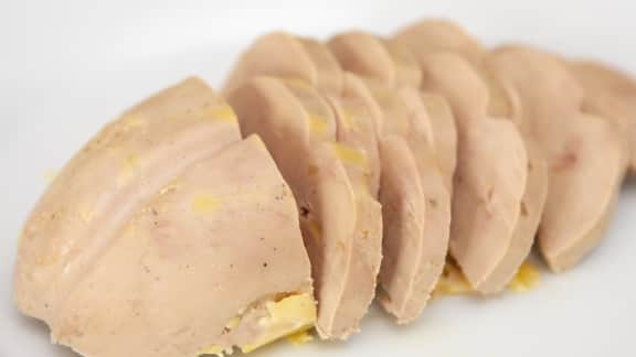 Comment découper un foie gras de canard ? 4 étapes en vidéo
