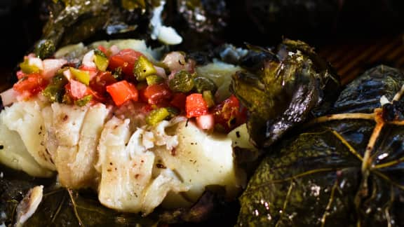 turbot grillé en feuille de vigne