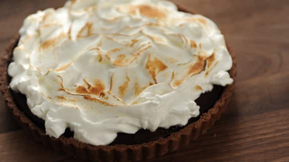 tarte au chocolat noir amer et à la meringue