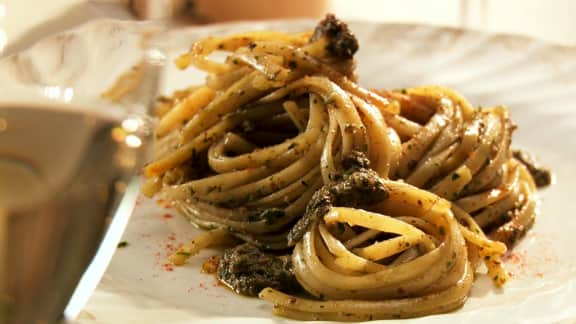 pâtes au pesto de persil et d'anchois