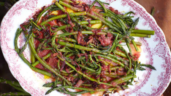 asperges à la vapeur et sauce tomate express