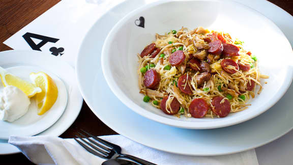 fideos au jarret de porc et chorizo espagnol, aïoli