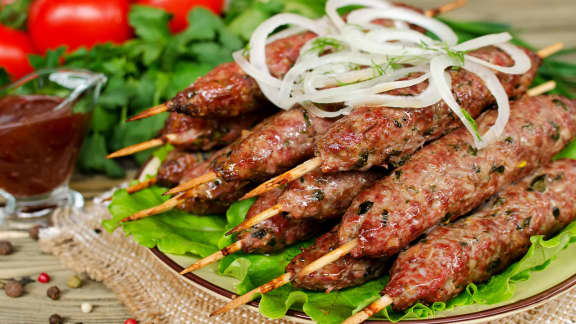 kebabs d'agneau aux pistaches