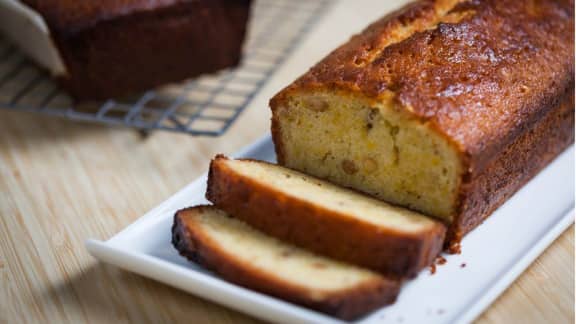 Gâteau quatre quarts aux carottes et aux noix de pin