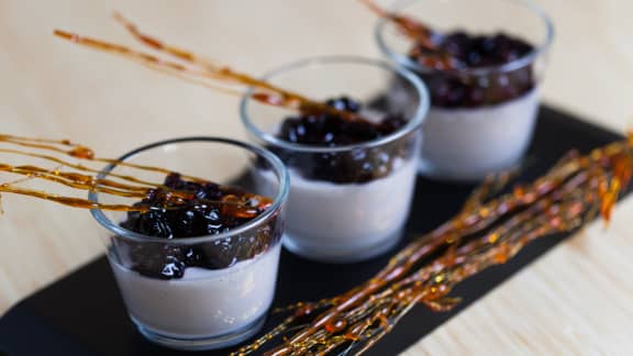 Panna cotta à la crème fraîche et aux bleuets