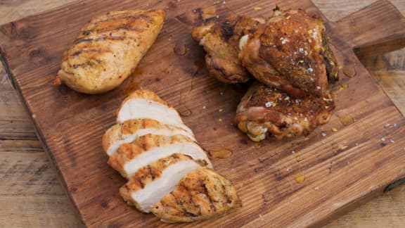 Haut de cuisse de poulet grillé au gingembre et poitrine de poulet