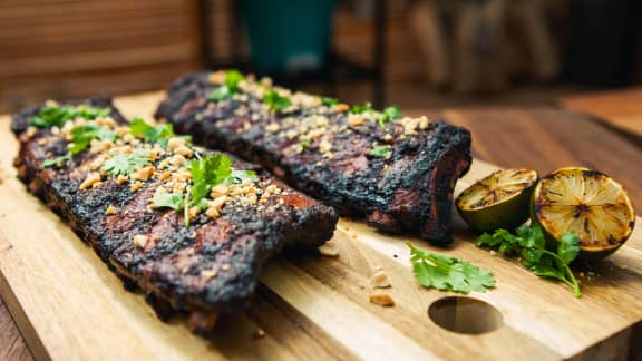 Côtes levées aux chipotles sur le BBQ