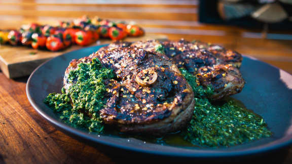 Steaks d’agneau chimichurri à la menthe