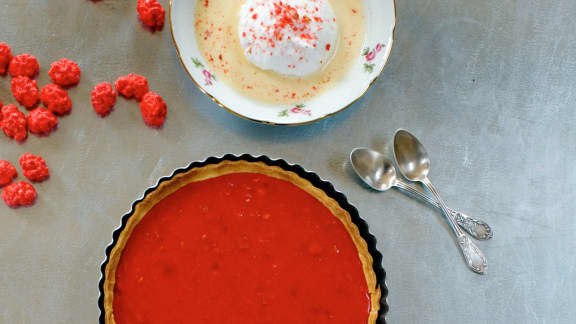 Tarte aux pralines roses et son île flottante