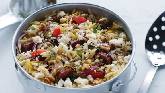 Salade d'orzo au chorizo et à la feta