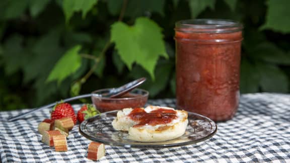 Compote rhubarbe, fraises et balsamique blanc