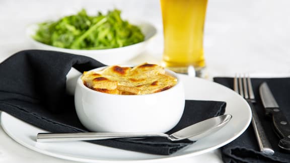 Soupe à l'oignon et à la bière blonde gratinée