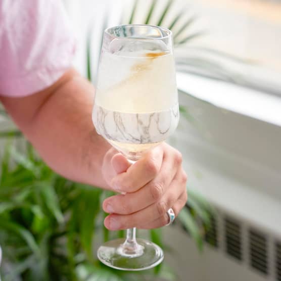 L’astuce d’été pour siroter vos cocktails toujours bien froids, même en plein soleil