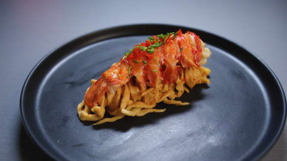Fettuccine, sauce homardine citronnée et huile épicée