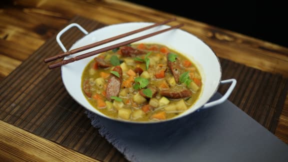 Cari vert à la merguez d’agneau et légumes racines