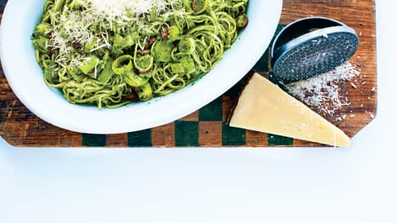 Linguines au pesto de cresson, au pecorino et aux amandes