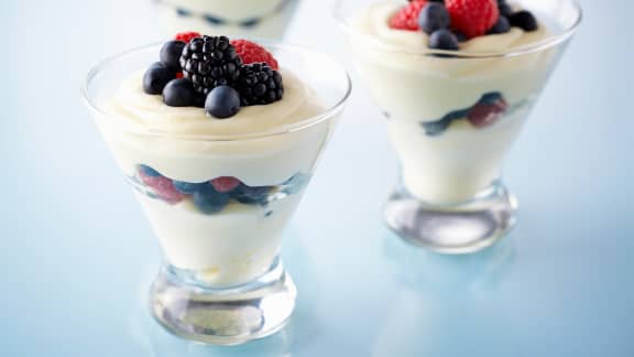crème au citron avec petits fruits