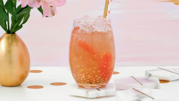 Limonade de pamplemousses roses, miel et menthe