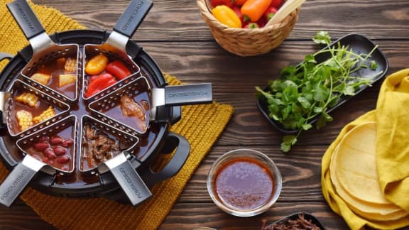 Appareil a fondue, fondue électrique pour 8 personnes, avec 8