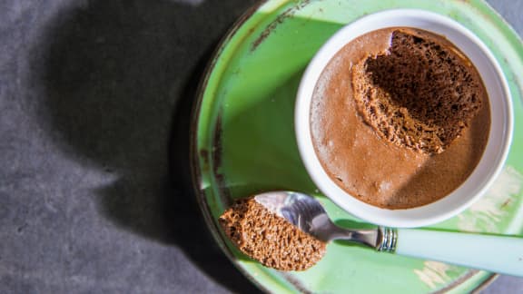 Mousse au chocolat : caroube, avocats et bananes