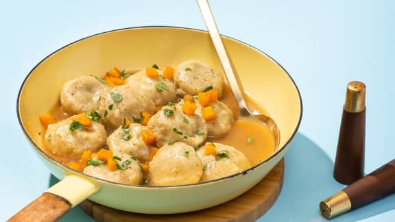 Pelotes de Noël à la viande (Poutine de Noël)