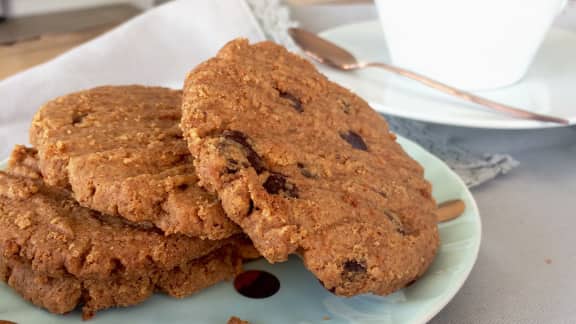 Biscuits déjeuner aux noix et choco noir sans farine