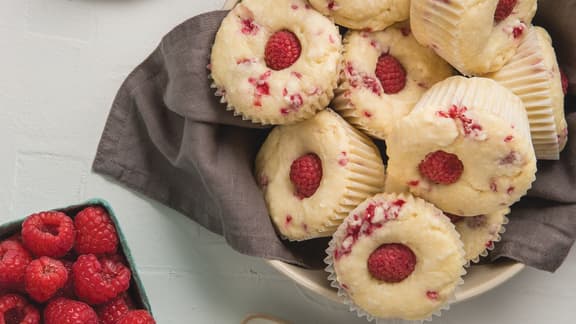 Muffins à la crème glacée et aux framboises