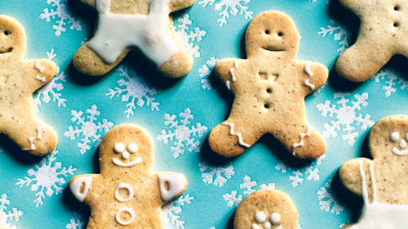 Recette - Biscuit à la vanille et sa décoration en pâte à sucre en vidéo 