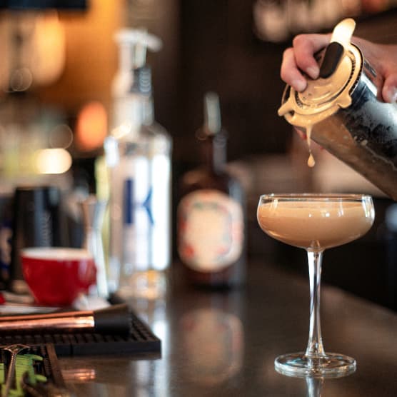 Crème brulée, citrouille épicée... Voici où boire d'incroyables Espresso Martinis à Québec