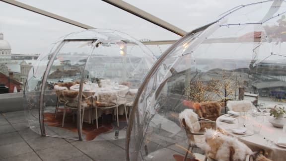 Une incroyable terrasse lumineuse tout l'hiver à découvrir entre amis