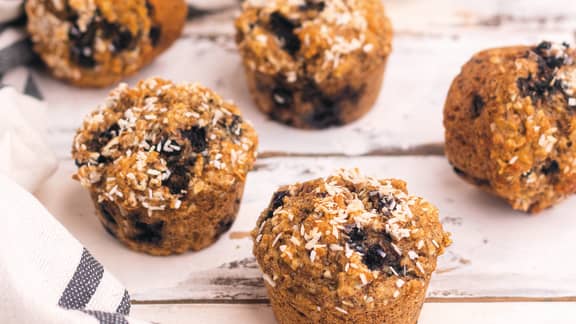 Muffins à l'avoine, aux bleuets et à l'érable