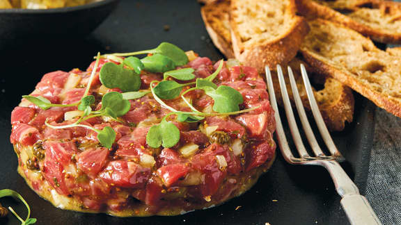 Tartare de bœuf (aux cornichons)