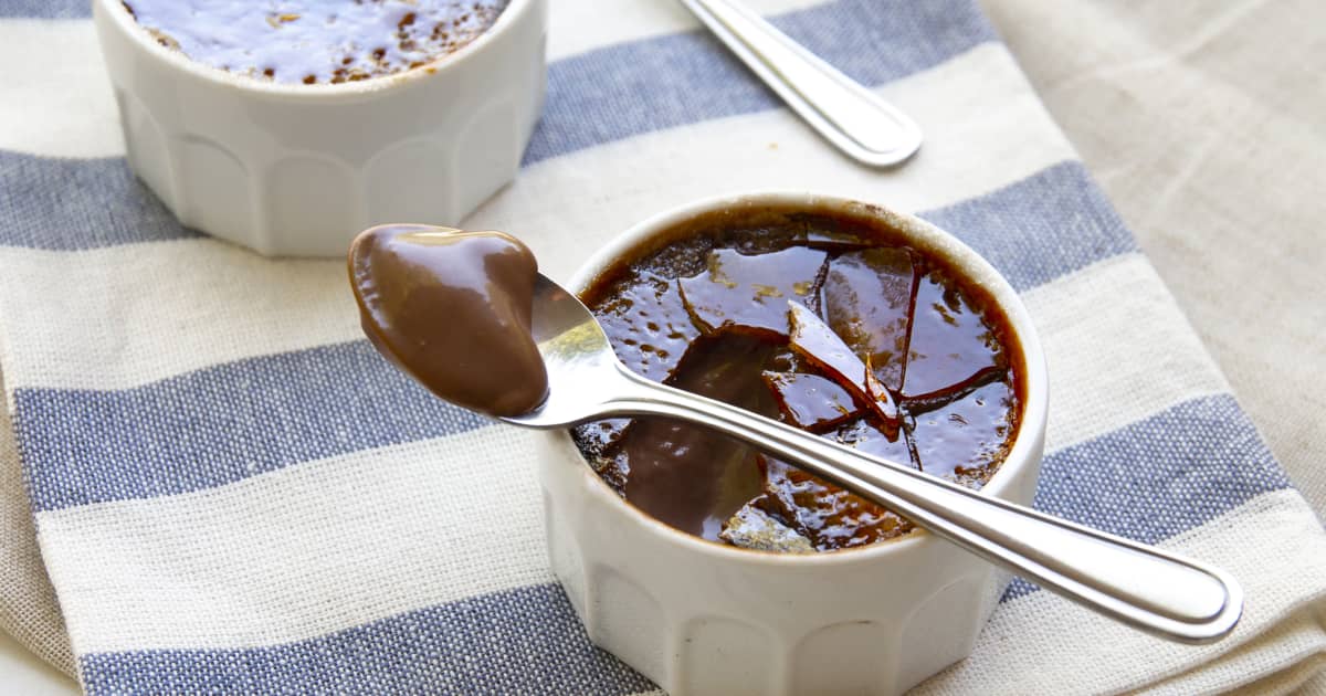 Crème brûlée craquante au chocolat noir | Zeste