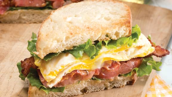 Mercredi : Sandwich BLT à l'oeuf mi-cuit