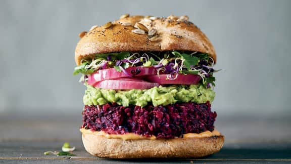 Burger végé aux betteraves et au quinoa